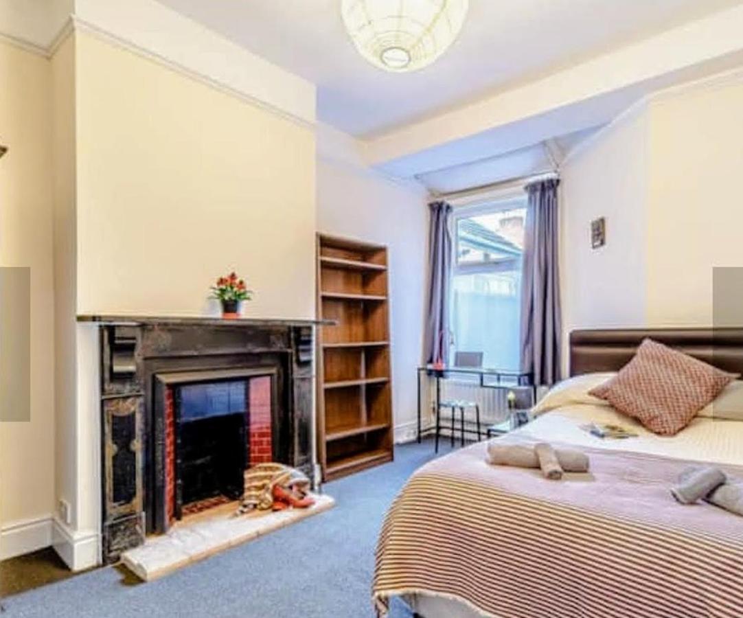 Gosford Apartment Ковентри Экстерьер фото